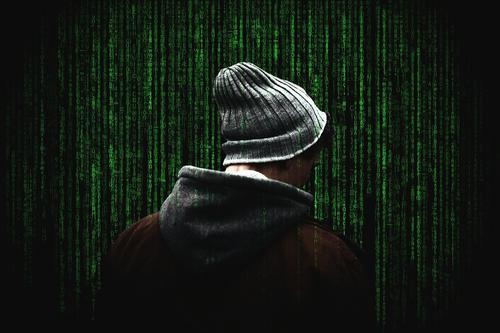 Je zajímavé sledovat otázky, týkající se inteligentních domů. Když se zmíním, že je možné pomocí našeho systému Caspia Smart Home ovládat i vstupní dveře, první otázka vede na bezpečnost. Pokusím se celou problematiku uvést do kontextu.
